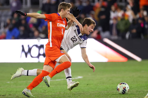 不屈不挠的 不屈不挠的